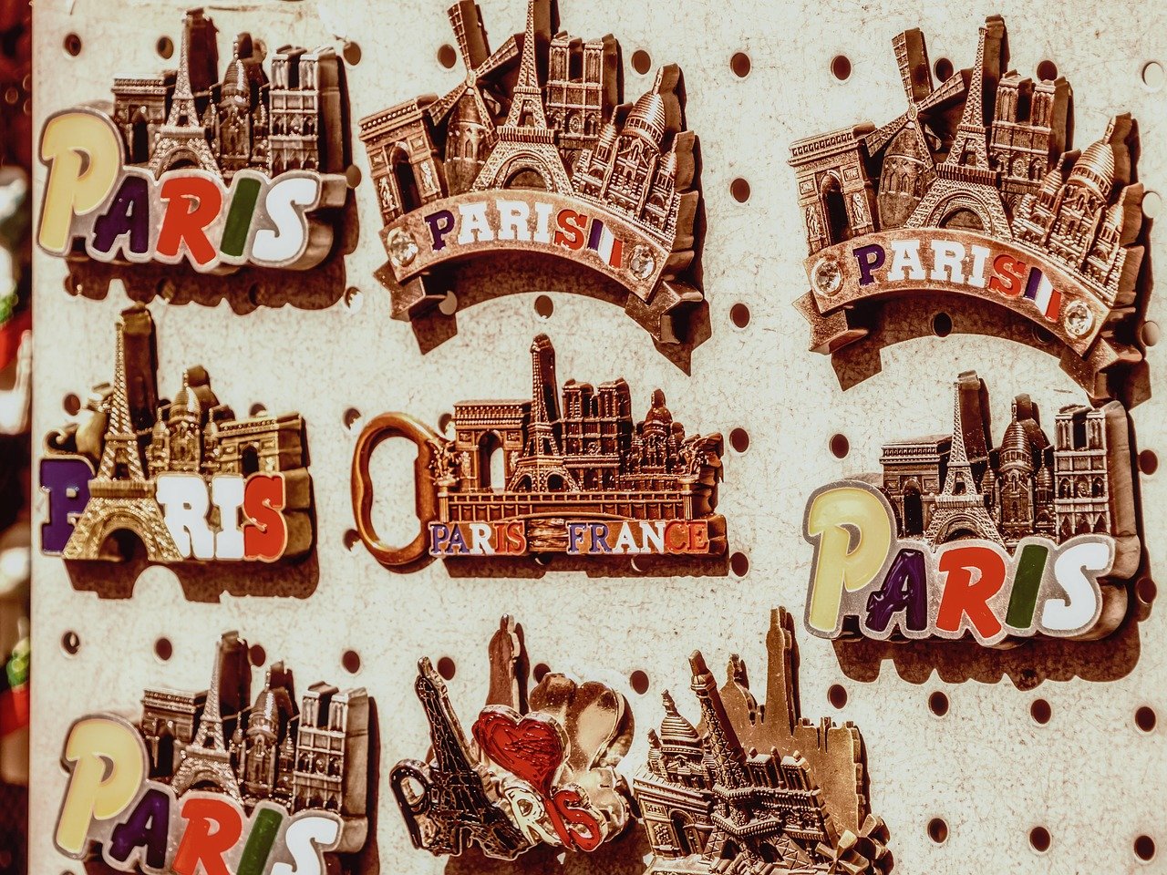 découvrez les destinations incontournables à visiter, offrant des paysages époustouflants, une culture riche et des expériences inoubliables. planifiez votre prochain voyage vers ces lieux fascinants et laissez-vous séduire par leur charme unique.